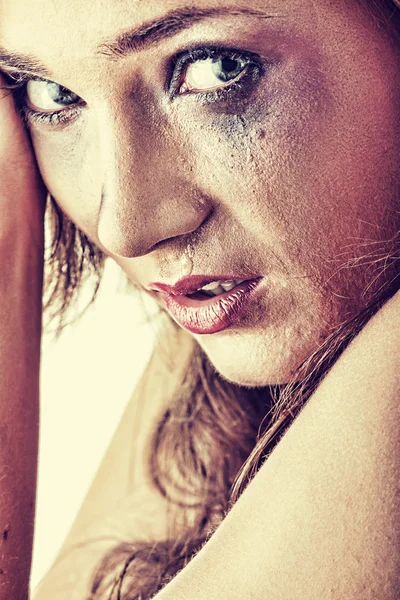 Mulher chorando - conceito de violência — Fotografia de Stock