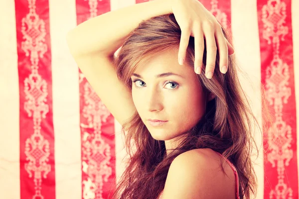 Beautiful young woman portrait — Stock Photo, Image