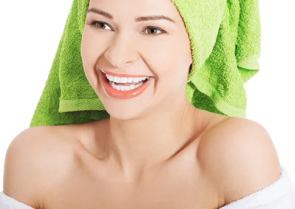 Prachtige spa vrouw in badjas. — Stockfoto