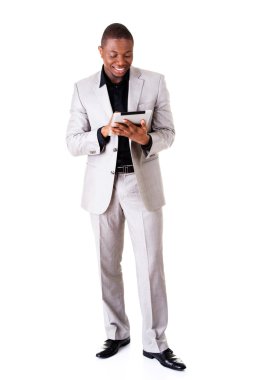 tablet ile yakışıklı işadamı 