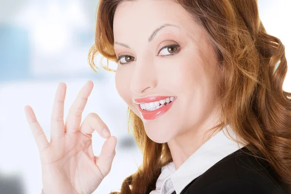 Business woman with perfect gesture — Stock Photo, Image