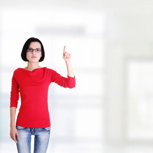 Giovane bella donna facendo scegliere — Foto Stock