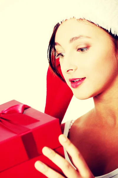 Teen girl with gift. — Stock Photo, Image