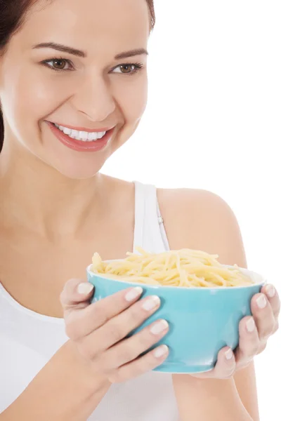 Joven hermosa mujer con pasta cruda . — Foto de Stock