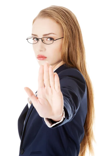 Mujer de negocios mostrando stop gesture a mano . — Foto de Stock