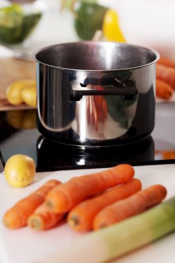 mutfak ot gaz plaka üzerinde