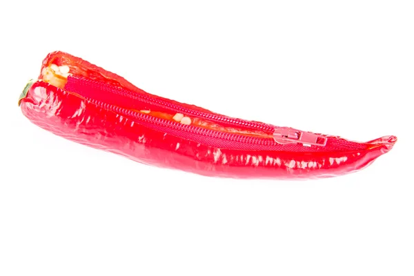 Ένα διαχωρισμένο τσίλι πιπέρι τέμνεται το μήκος. — Φωτογραφία Αρχείου