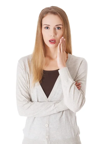 Mujer con la boca abierta, expresando shock . — Foto de Stock