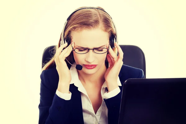 Mujer de negocios con dolor de cabeza . — Foto de Stock