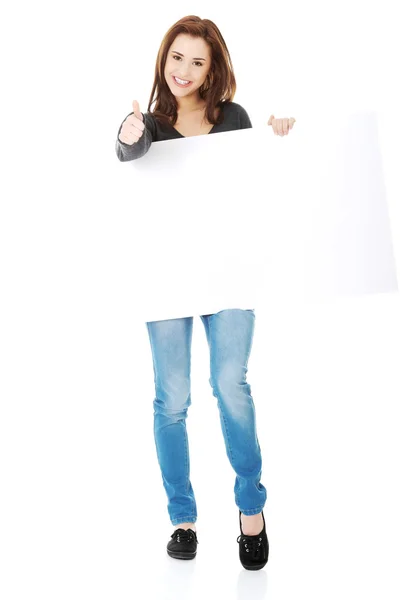 Mulher com placa em branco — Fotografia de Stock