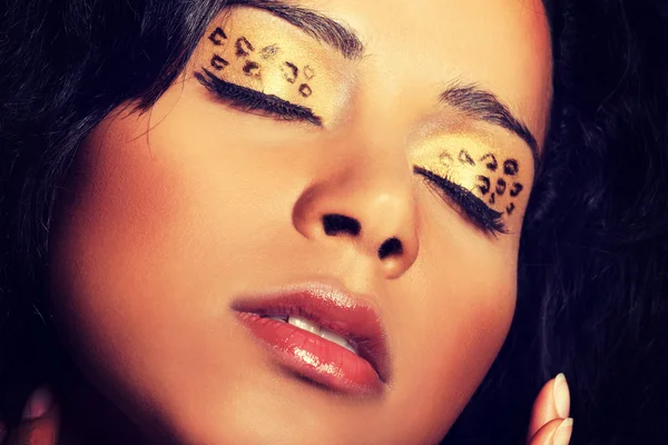 Närbild på vackra tiger make-up. — Stockfoto