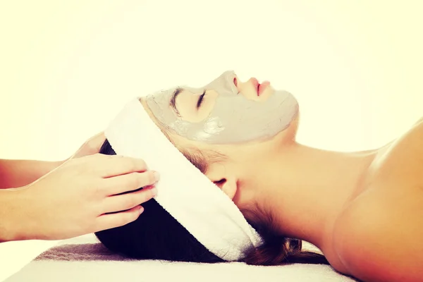 Woman enjoy receiving head massage — Stock Photo, Image