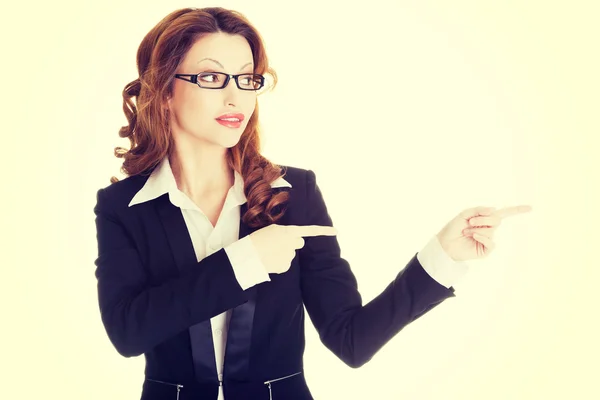 Mujer de negocios señalando — Foto de Stock