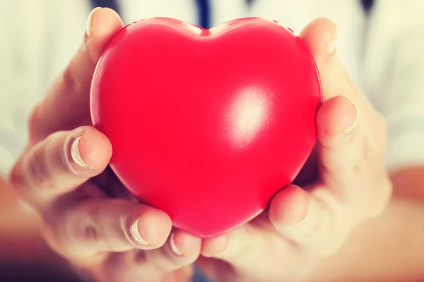 Heart in doctor's hands — Stock Photo, Image