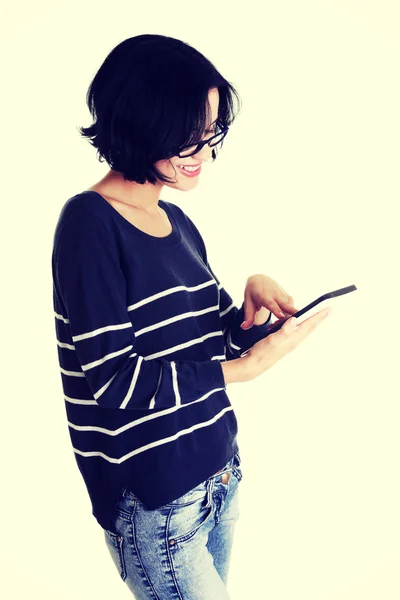 Mujer trabajando en Tablet PC —  Fotos de Stock