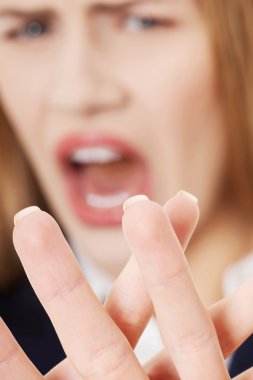 iş kadını durdurmak jest gösterilen