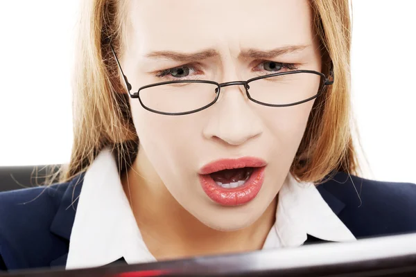 Mujer de negocios sorprendida — Foto de Stock