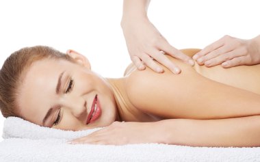 yalan ve dinlendirici spa salonunda kadın