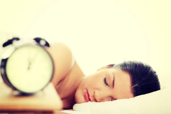 Vrouw wakker in de ochtend. — Stockfoto