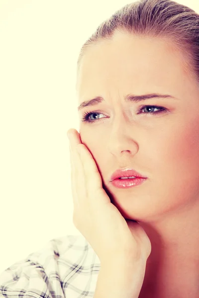 Mujer joven con dolor — Foto de Stock