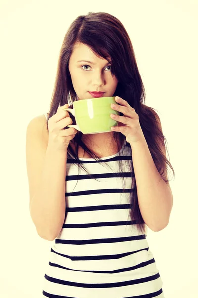 Mujer bebiendo café —  Fotos de Stock