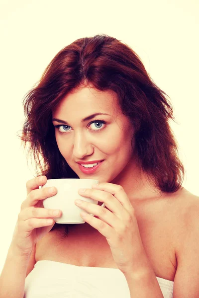 Woman drinking tea — Stock Photo, Image