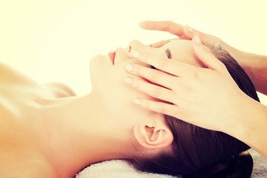 kadın alıcı yüz Masaj