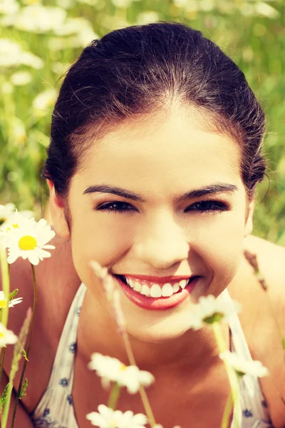 Adolescente chica al aire libre —  Fotos de Stock