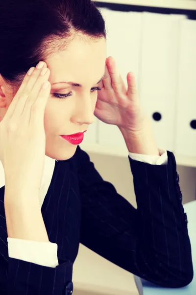 頭痛を持つ女性実業家. — ストック写真