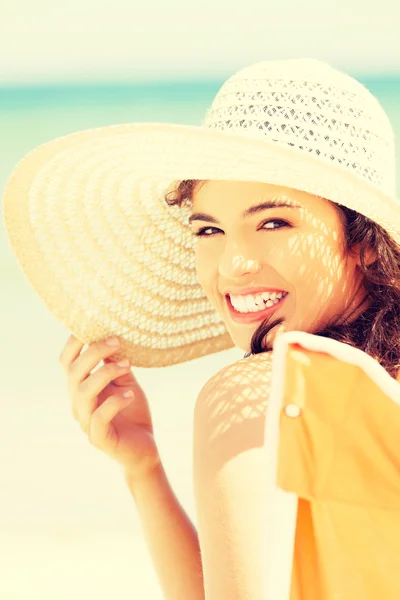 Mujer con sombrero —  Fotos de Stock