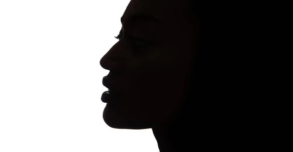 Profilo nero di una donna africana. — Foto Stock