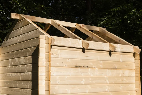 Construction of a wooden hut — Stock Photo, Image
