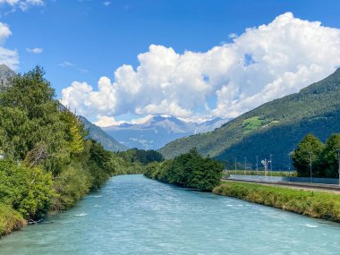 Vinschgau 'daki etsch Nehri Vadisi, Güney Tyrol, İtalya