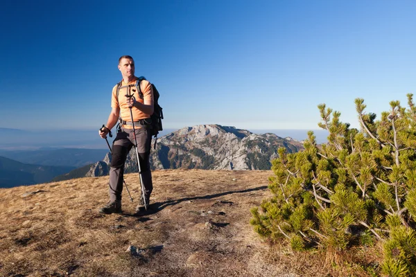 Adult hiker at Ornak Peak, Tatra Mountains, Poland — Stock Photo, Image