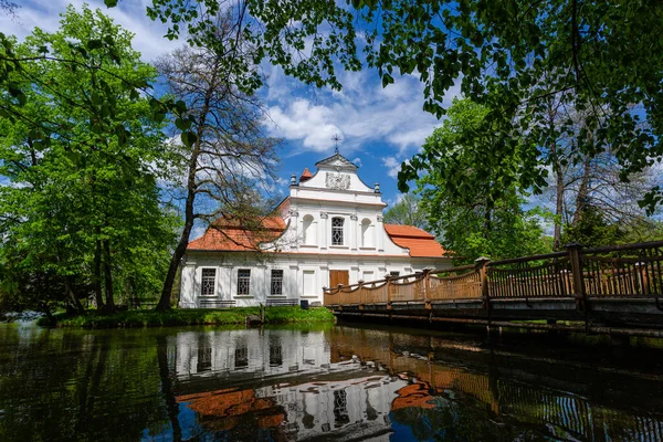 Kostel Jana Nepomuckého Vodě Zwierzyni Polsko — Stock fotografie