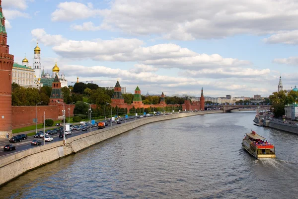 Moscovo Kremlin e rio Moscovo — Fotografia de Stock