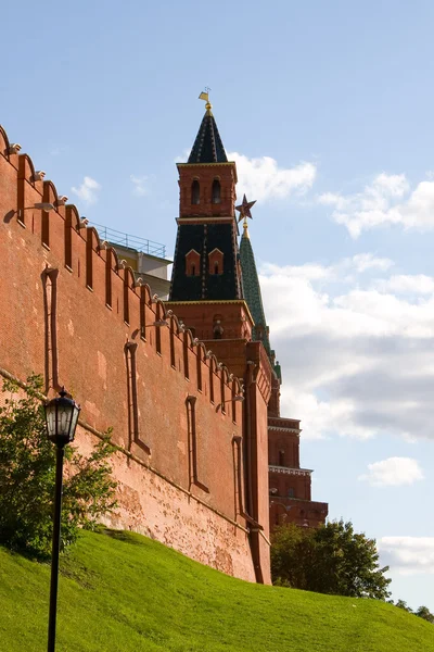 Tower and wall of the Moscow Kremlin — Stock Photo, Image