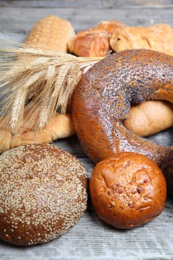 çeşitli taze ekmek