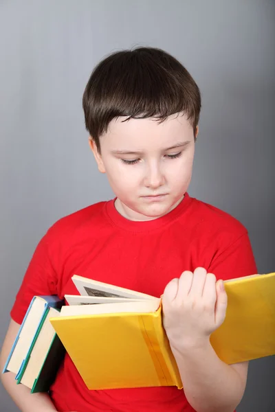 Junge mit Buch s — Stockfoto