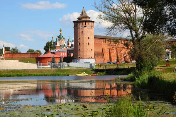 As poderosas muralhas do Kremlin. Kolomna. Rússia — Fotografia de Stock