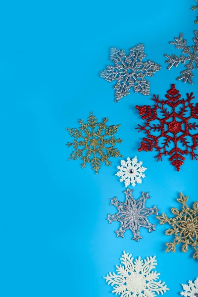 Grens Met Sneeuwvlokken Een Blauwe Achtergrond Kerstdecor Plaats Voor Tekst — Stockfoto