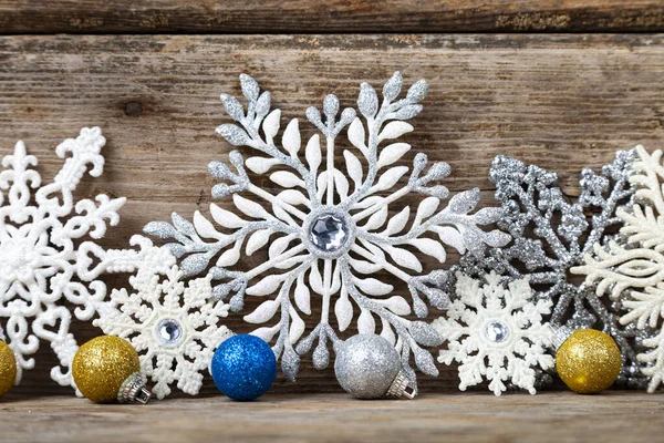 Grens Van Sneeuwvlokken Een Oude Houten Achtergrond Kerstdecor Plaats Voor — Stockfoto