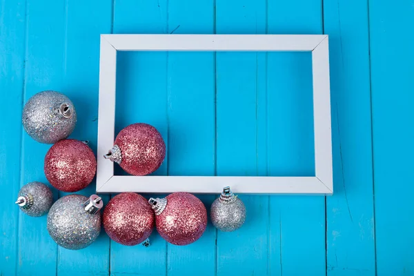 Frame Kerstdecor Een Blauwe Achtergrond Kerstkaart Plaats Voor Tekst — Stockfoto