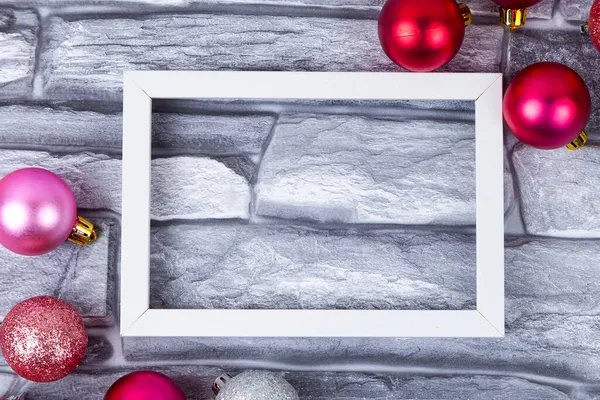 Frame Kerstdecor Een Grijze Achtergrond Kerstkaart Plaats Voor Tekst — Stockfoto