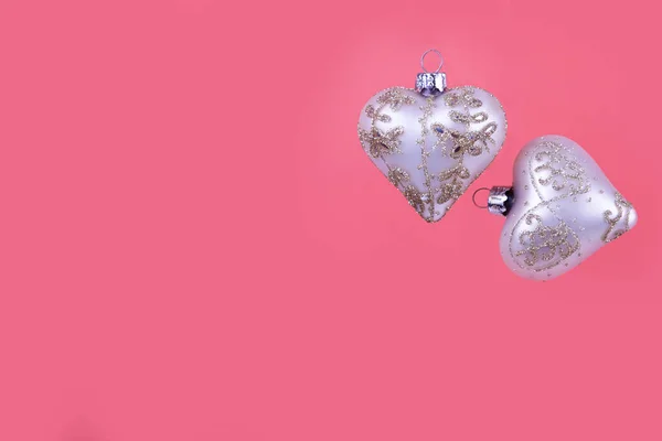 Рождественские Шары Сердца Розовом Фоне Красивая Рождественская Открытка — стоковое фото