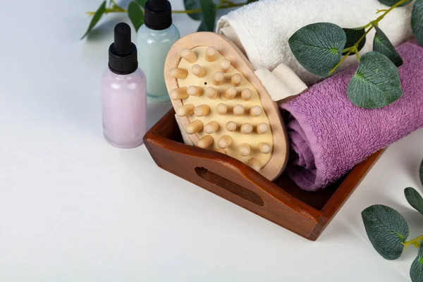 Produtos Beleza Spa Orgânicos Naturais Garrafas Vidro Com Folhas Verdes — Fotografia de Stock