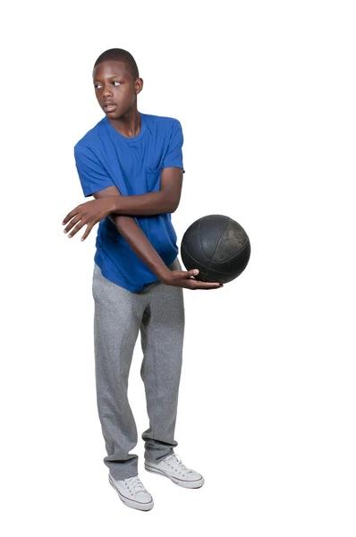 Баскетболист чёрного подростка — стоковое фото