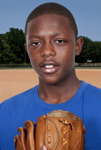 Jogador de beisebol adolescente — Fotografia de Stock