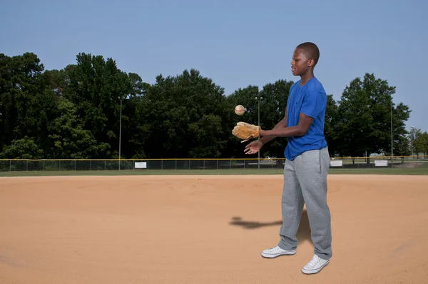 Teenage basebollspelare — Stockfoto