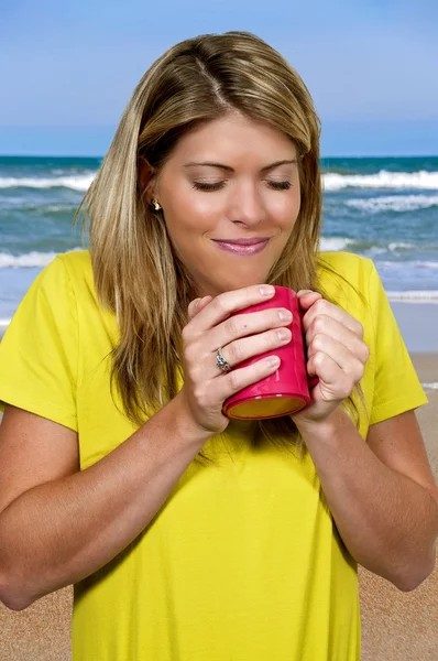 Woman Drinking Coffee — Stock Photo, Image